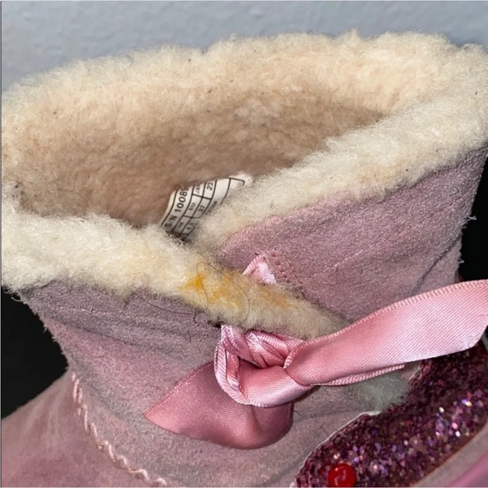 Authentic UGG designer pink suede leather designer boots Sz 6 Euro 37